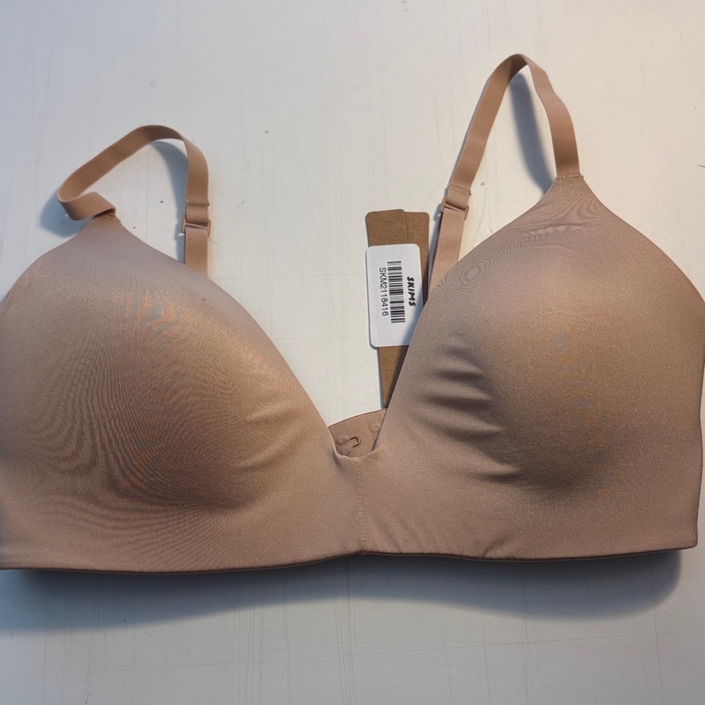 SKIMS wireless foam tshirt bra